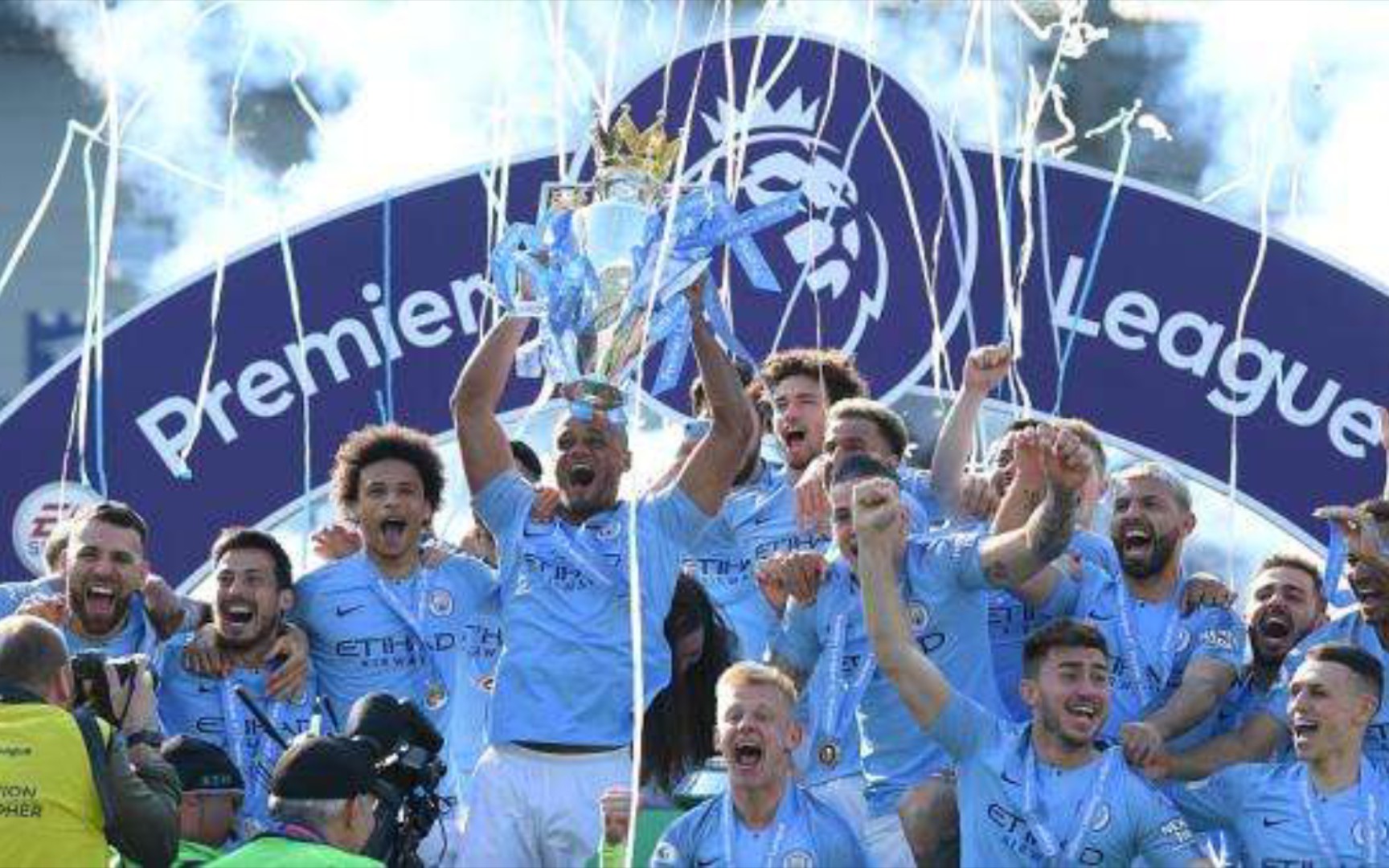 球员们在防 球员们在防